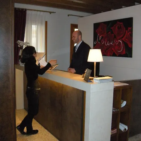 Отель Unahotels Eco Costanza Venezia Местре