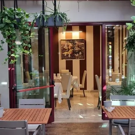 Отель Unahotels Eco Costanza Venezia 3*