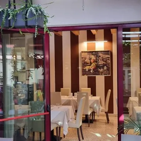 Unahotels Eco Costanza Venezia Отель Местре